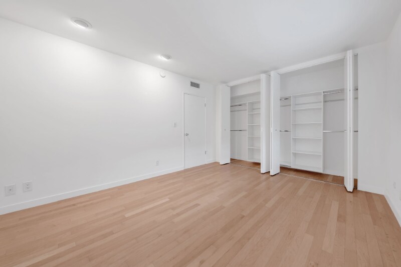 Building Photo - 7767 Hollywood Blvd