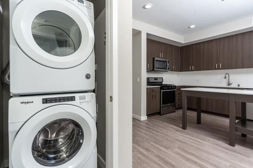 Building Photo - 3560 Rambla Pl
