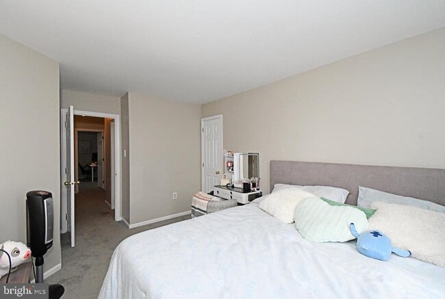 Building Photo - 1039 Greenes Way Cir