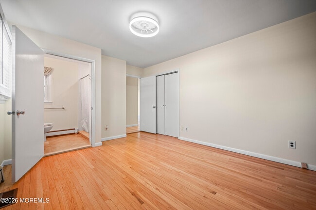 Building Photo - 573 Lloyd Rd