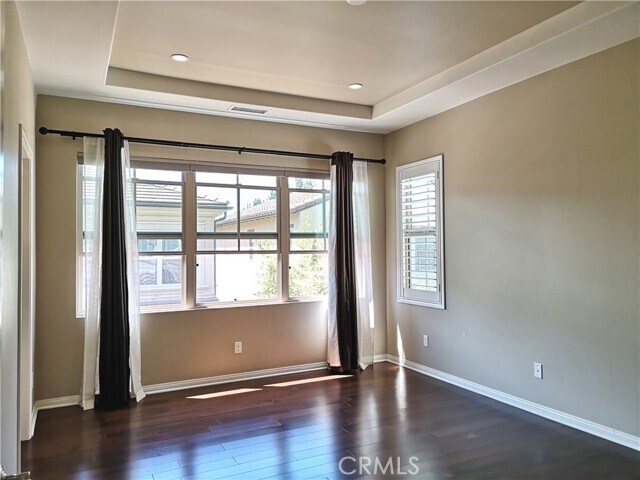 Building Photo - 106 Pendant