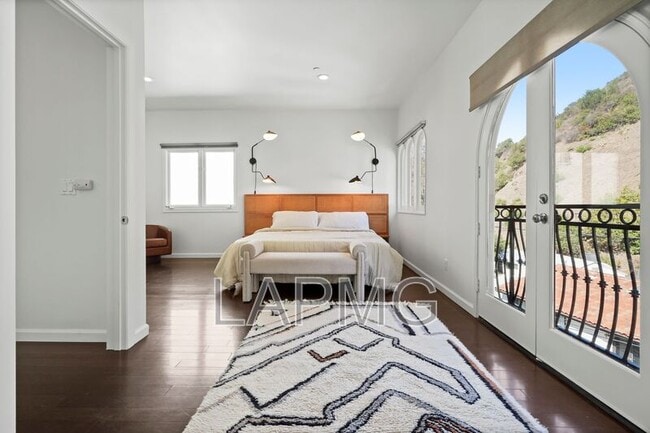 Building Photo - 9842 Portola Dr