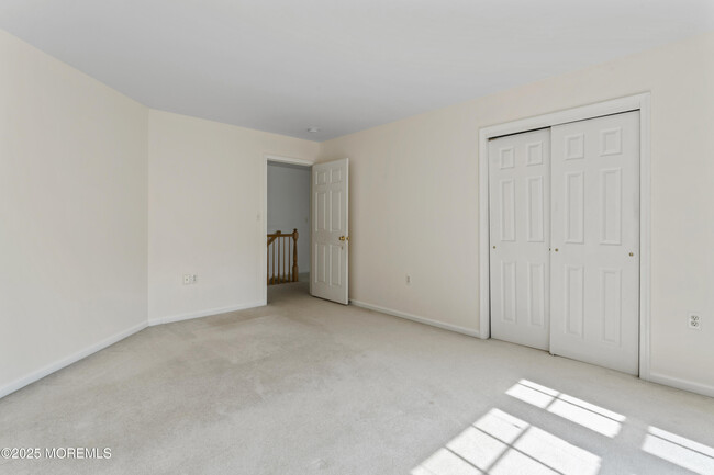 Building Photo - 5 Mulberry Ln