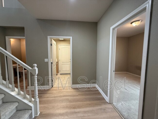 Building Photo - 637 Lavastone Dr