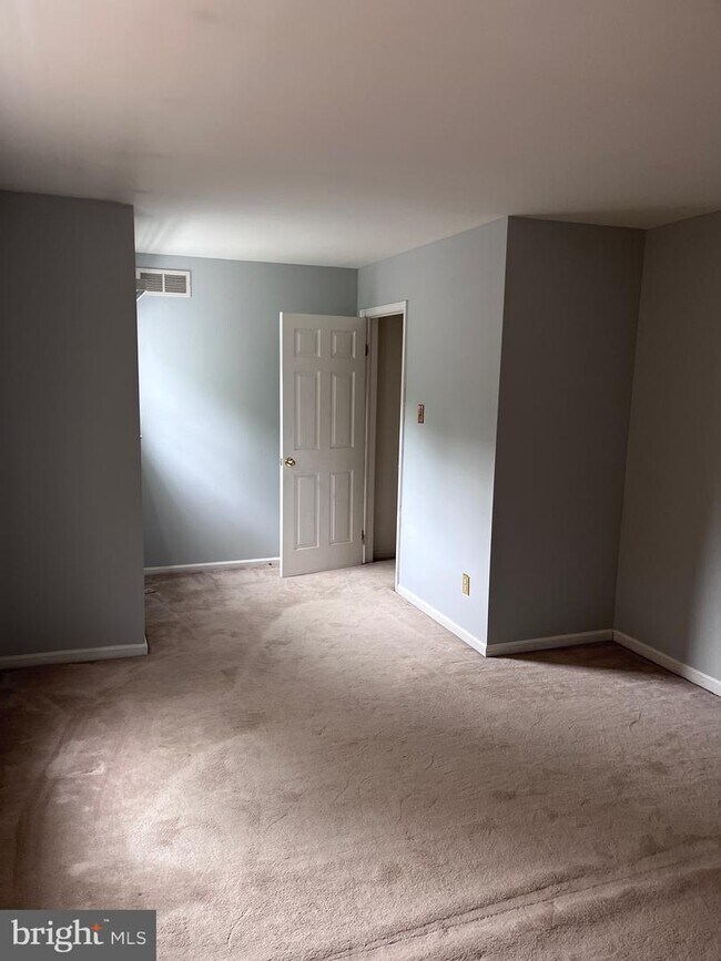 Building Photo - 126 Marsh Creek Dr