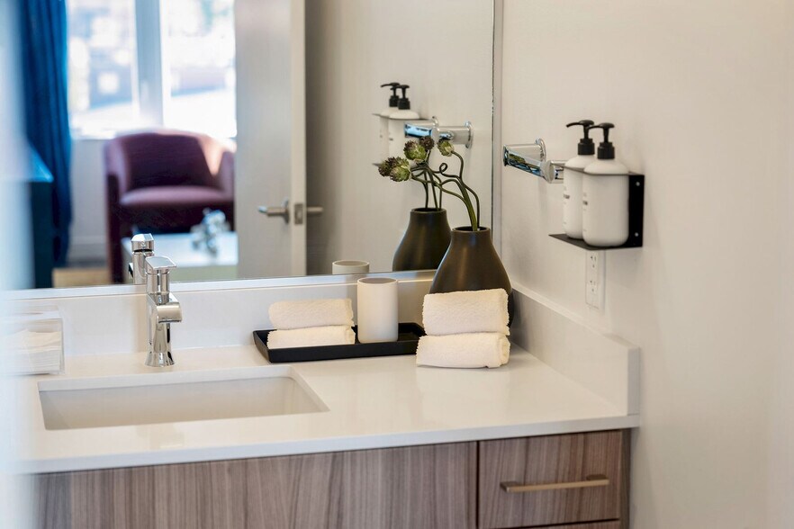 Building Photo - 4 Lucy St