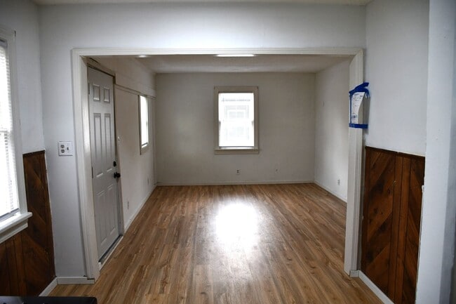 Building Photo - COMING SOON! 2 Bedroom House!!