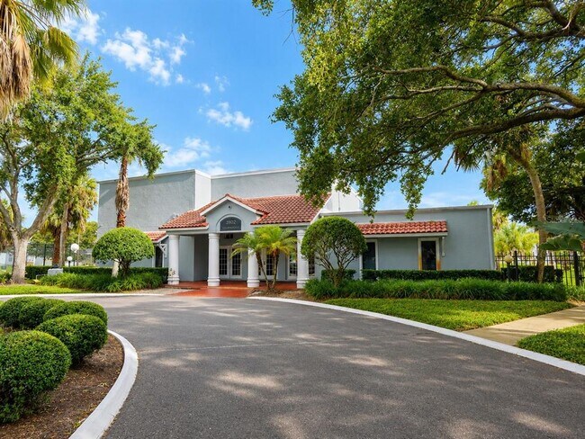 Building Photo - 2812 Somerset Park Dr