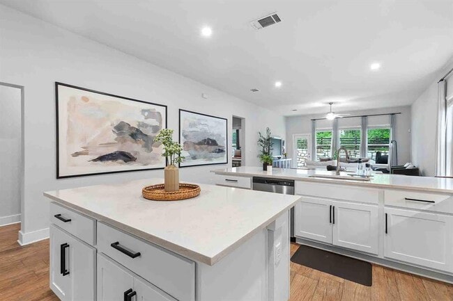 Building Photo - 185 Brooks Ranch Dr