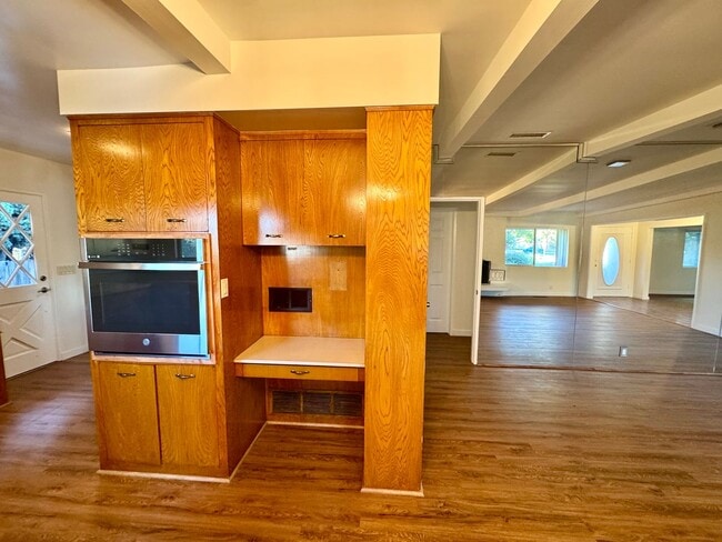 Building Photo - Beautiful newly renovated 4 Bedroom, 3 Bath Pool home in North Tustin