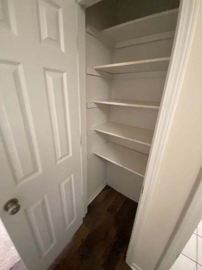 Building Photo - 3BR/2BA $1,800/MO - AVAILABLE 11/1/25