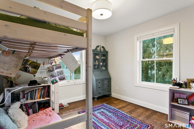 Building Photo - 210 High Ridge Ave