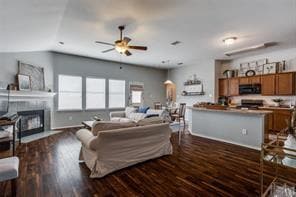 Building Photo - 305 Highland Glen Trail