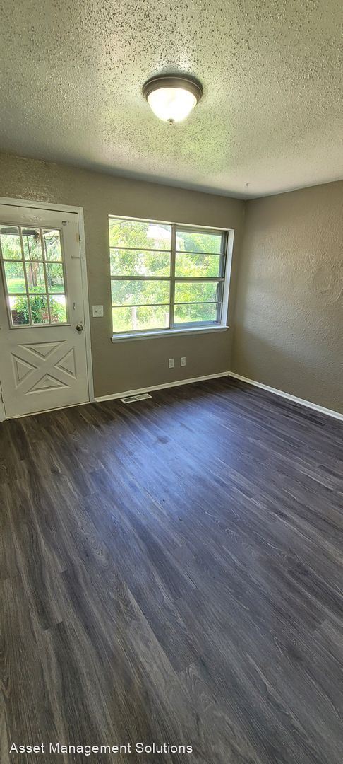 Building Photo - 4 br, 1 bath House - 6714 NW 31st St.