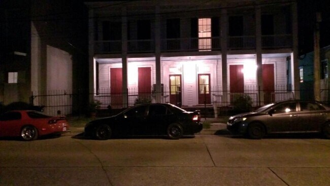 Building Photo - 1566 Annunciation St