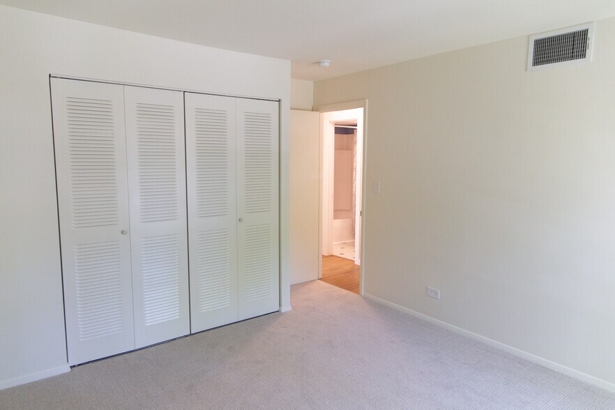 Secondary bedroom, with 10' of closet - 511 1st St N