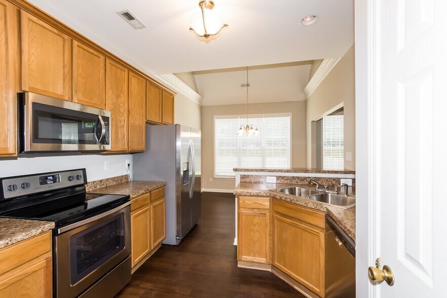 Building Photo - 7418 Sparkleberry Dr