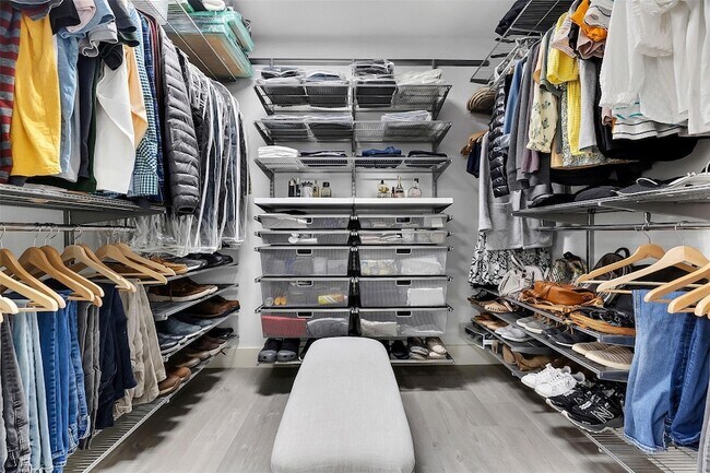 Building Photo - 3611 Oaks Clubhouse Dr