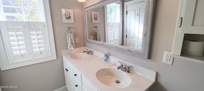 Building Photo - 503 Waight St