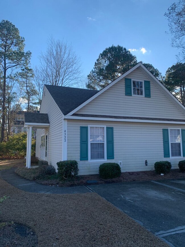 Building Photo - 2 Bedroom 2 Bath Townhouse Available Now on Jasmine Cove Way