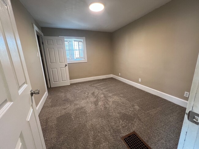Building Photo - 3840 Olive St