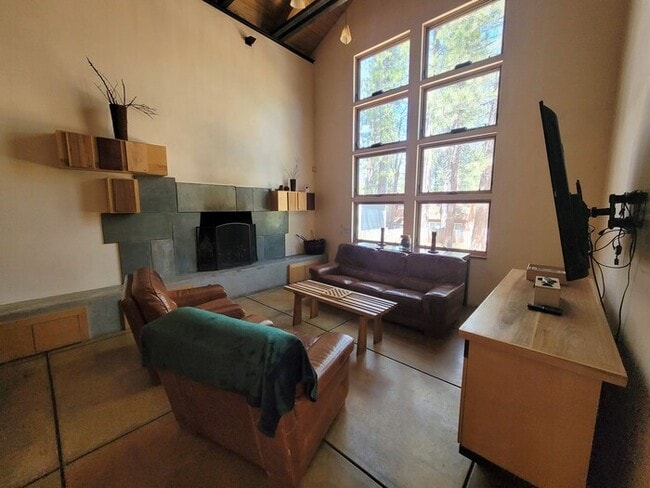 Building Photo - Custom Home Steps From Big Bear Lake