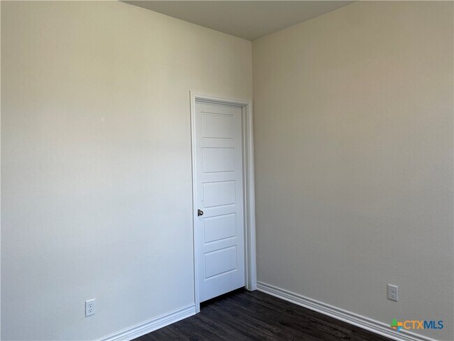 Building Photo - 2078 Wind Chime Wy