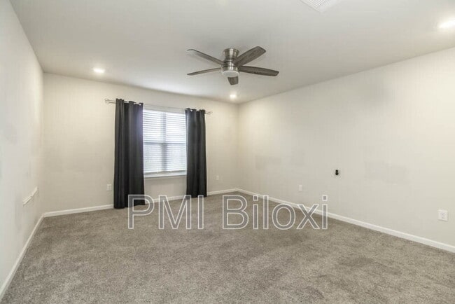 Building Photo - 1005 Enclave Cir