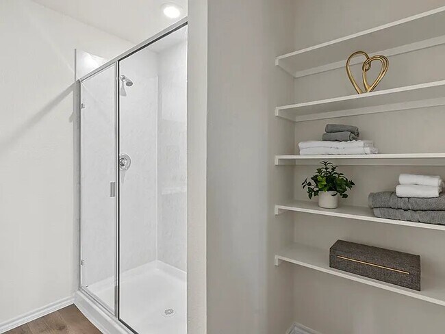 Building Photo - 501 Pineywood Trl