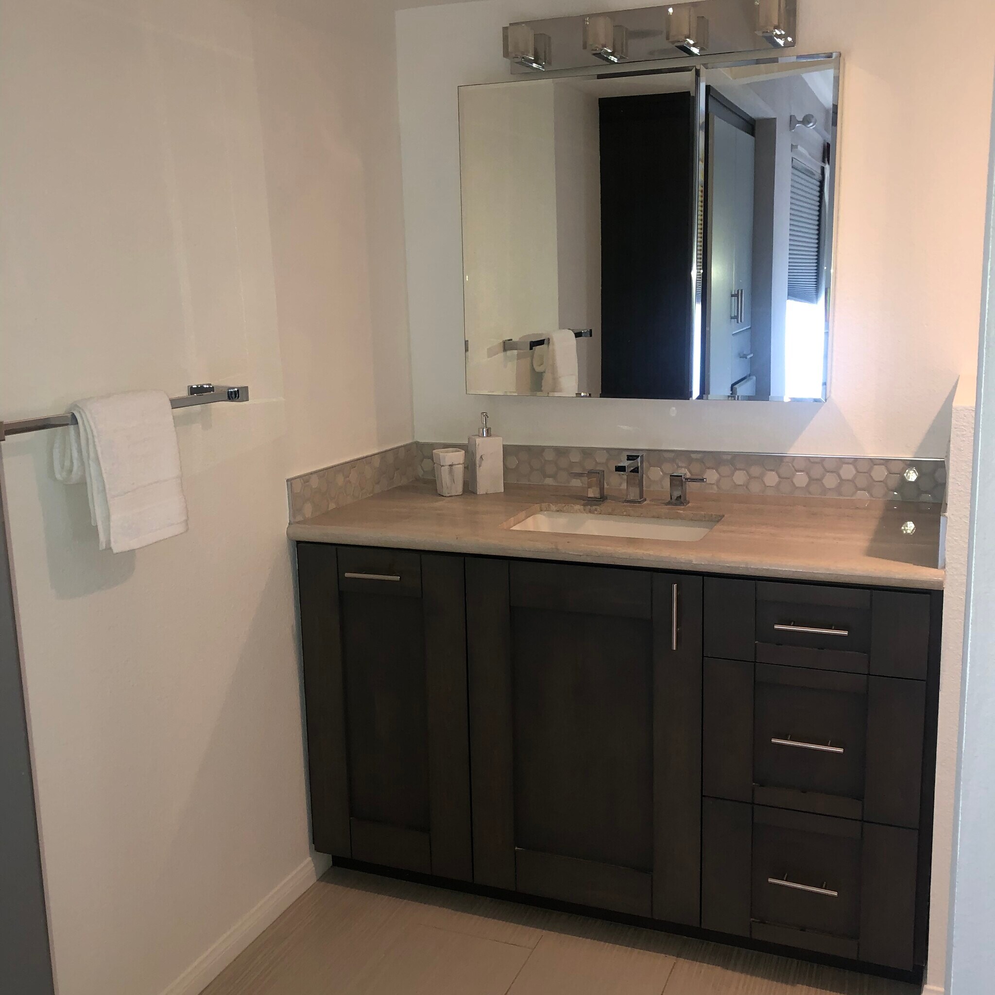 Building Photo - 3312 Caminito Eastbluff