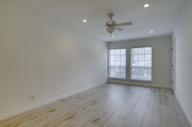 Building Photo - 1208 Shelley Ave