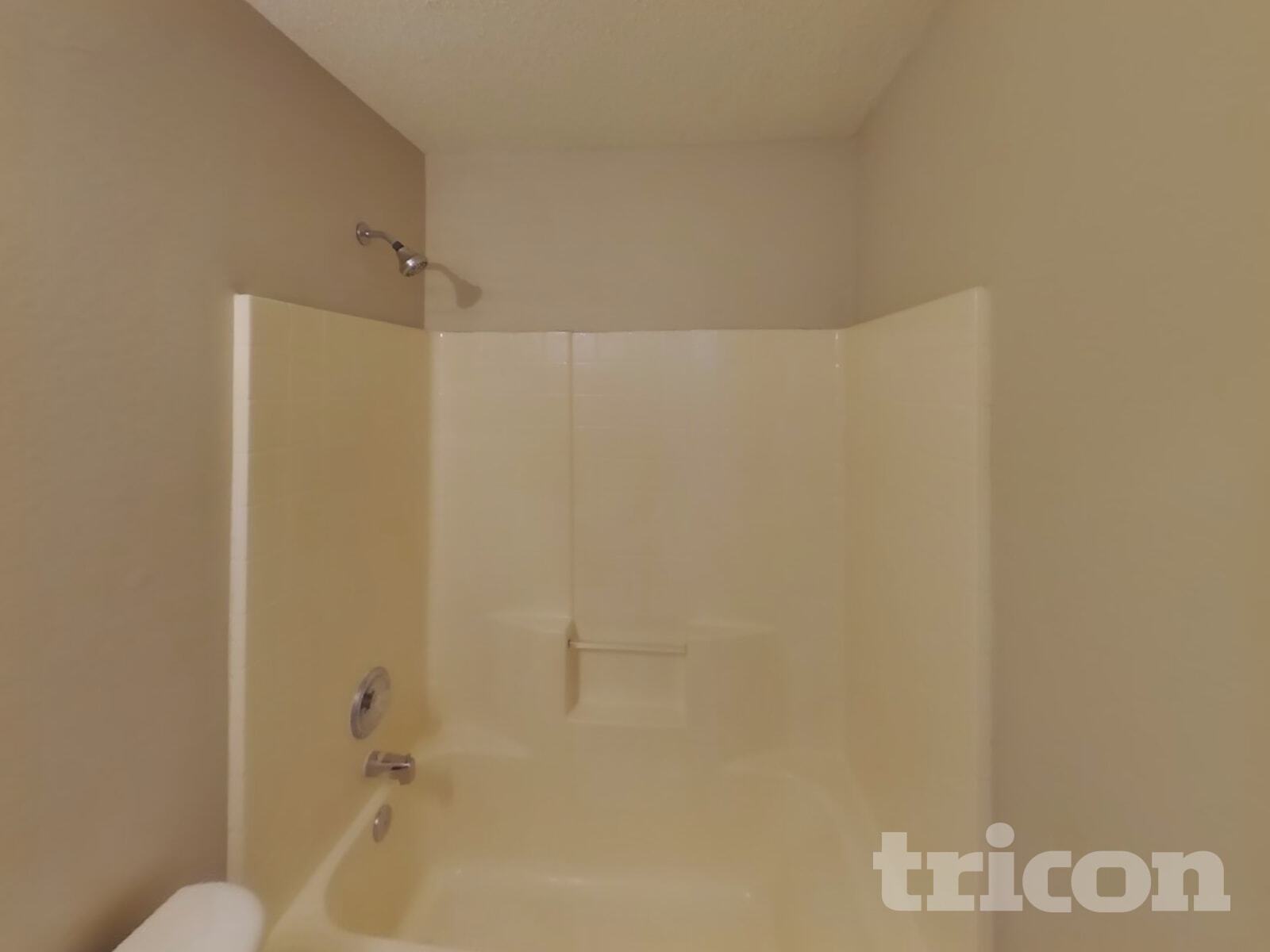 Building Photo - 425 Longshore Dr