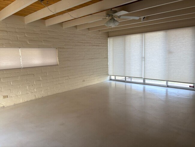 Building Photo - Tucson West 3 Bedroom