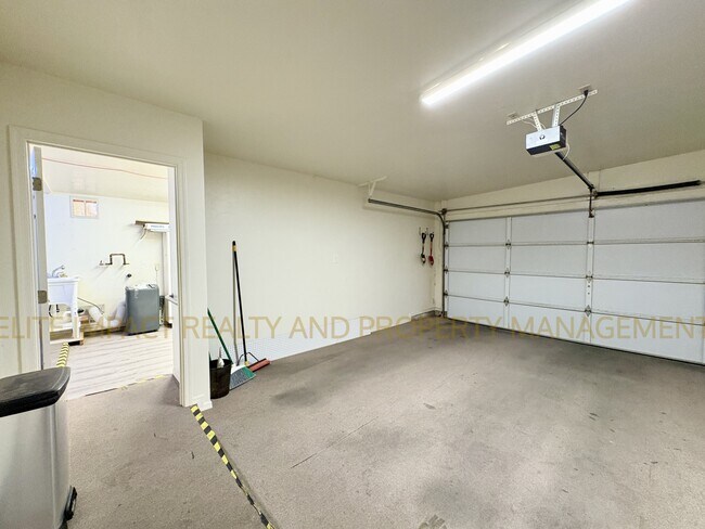 Building Photo - 11360 N Scioto Ave