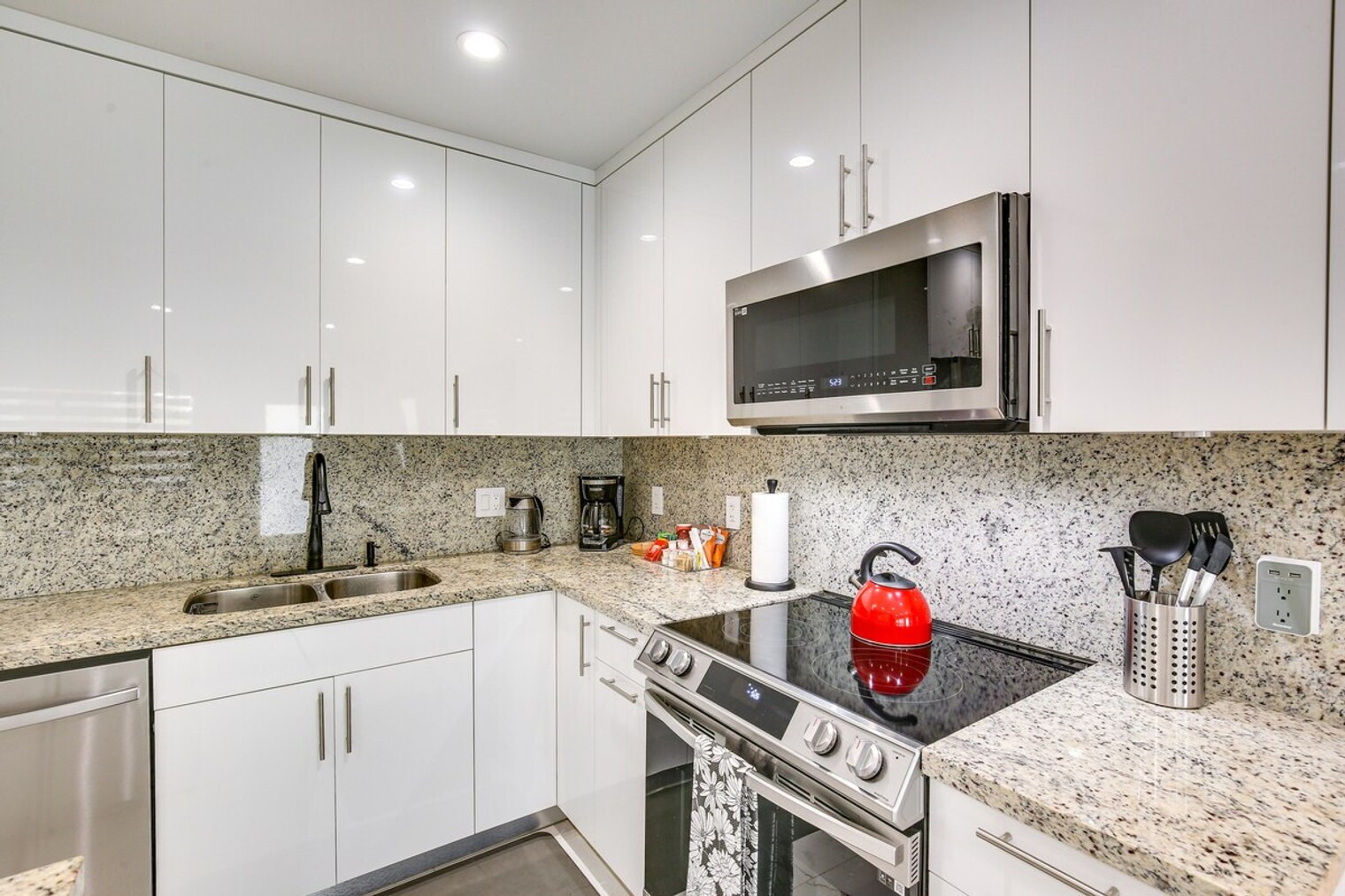 Building Photo - 1371 NW 131st St