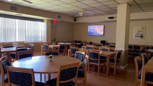 Building Photo - 1100 St Charles Pl