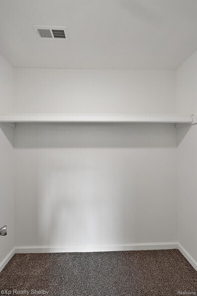 Building Photo - 25340 Shiawassee Cir