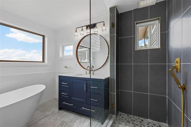 Building Photo - 8048 Woodvale Rd