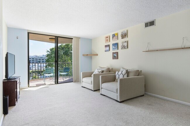 Building Photo - 890 N Federal Hwy