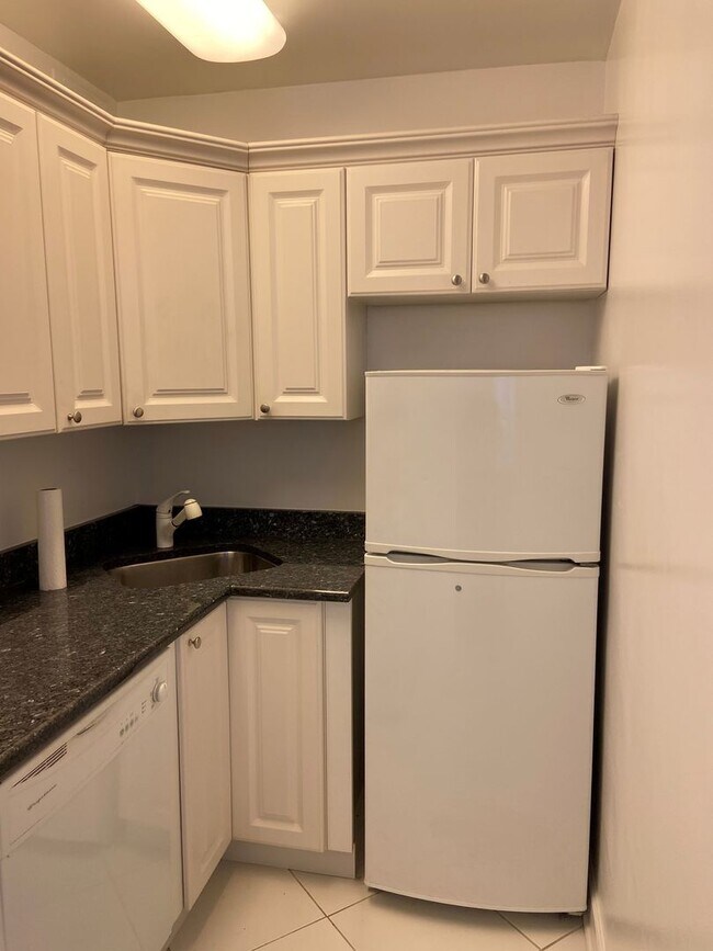 Building Photo - 777 N Michigan Ave