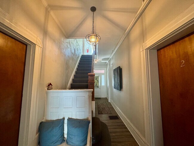 Building Photo - 4451 Highridge St