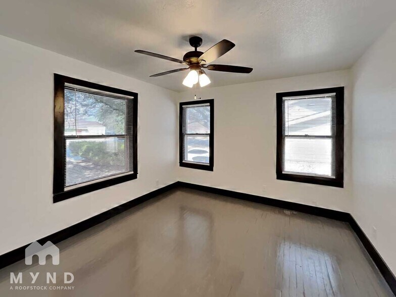 Building Photo - 428 Quentin Dr