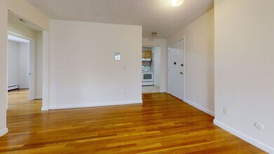 Building Photo - 122 Dustin St