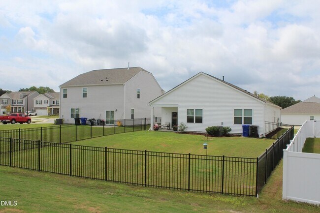 Building Photo - 164 Ethel Ln