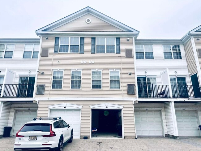 Building Photo - 5 Soho Dr