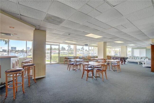Building Photo - 740 S Federal Hwy