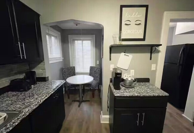 Building Photo - Spacious Cleveland Heights Home in Desirable Neighborhood!