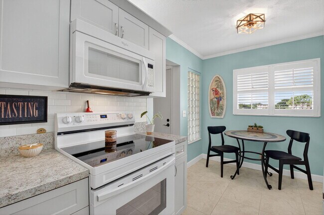 Building Photo - 23279 Barwood Ln N