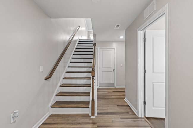 Building Photo - 507 Brushford Ln