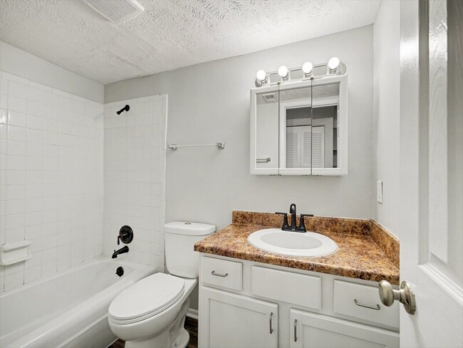 Building Photo - 11718 Arbor St